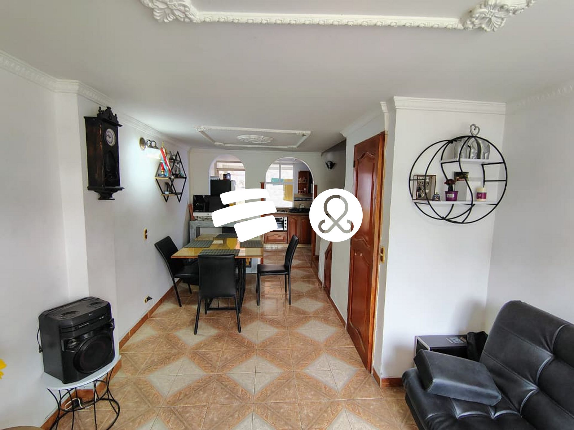 Casa de 3 alcobas en venta en Belén, Medellín, 89 m² · foto 2 de 13