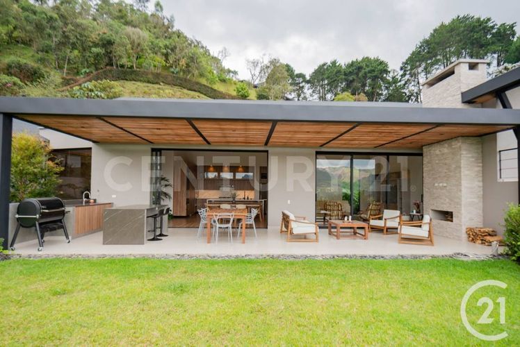 Casa de 5 alcobas en venta en Guayabito, El Retiro, 560 m² · foto 3 de 24