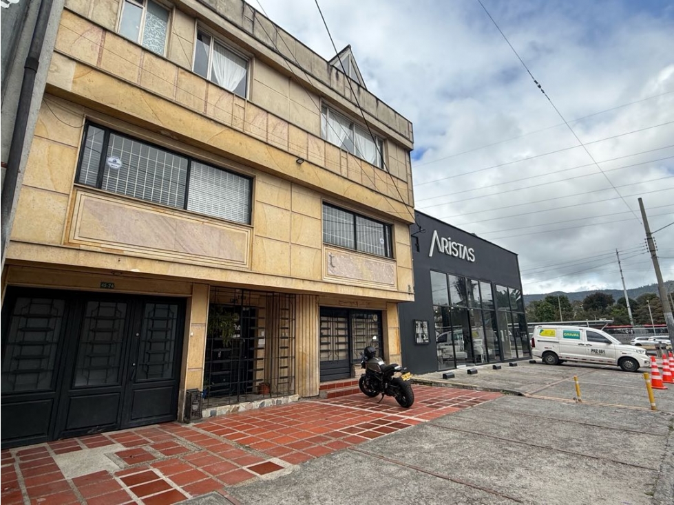 Casa en venta en Spring, Bogotá · foto 2 de 24