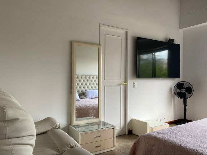 Apartamento de 5 alcobas en arriendo en El Poblado, Medellín, 150 m² · foto 13 de 20