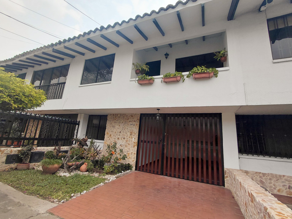 Casa en Arriendo en Urbanizacion la flora, Cali