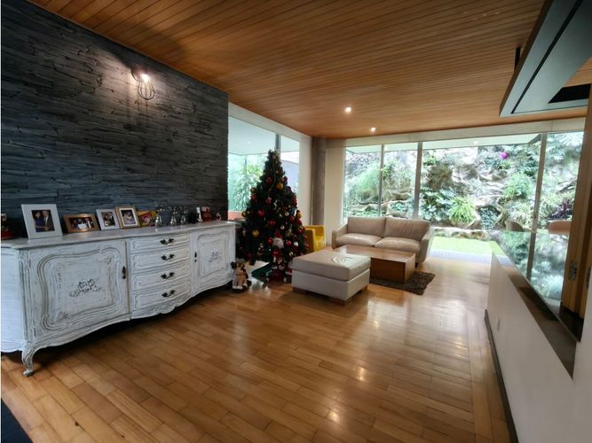 Casa de 4 alcobas en venta en Loma Del Esmeraldal, Envigado, 345 m² · foto 3 de 24