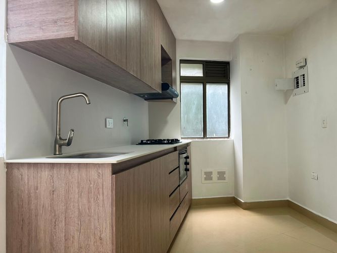 Apartamento de 3 alcobas en arriendo en Loma Del Esmeraldal, Envigado, 125 m² · foto 3 de 17