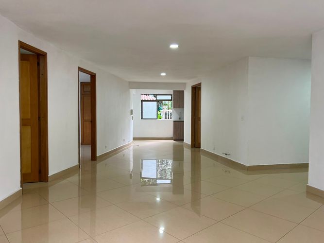 Apartamento de 3 alcobas en arriendo en Loma Del Esmeraldal, Envigado, 125 m² · foto 6 de 17