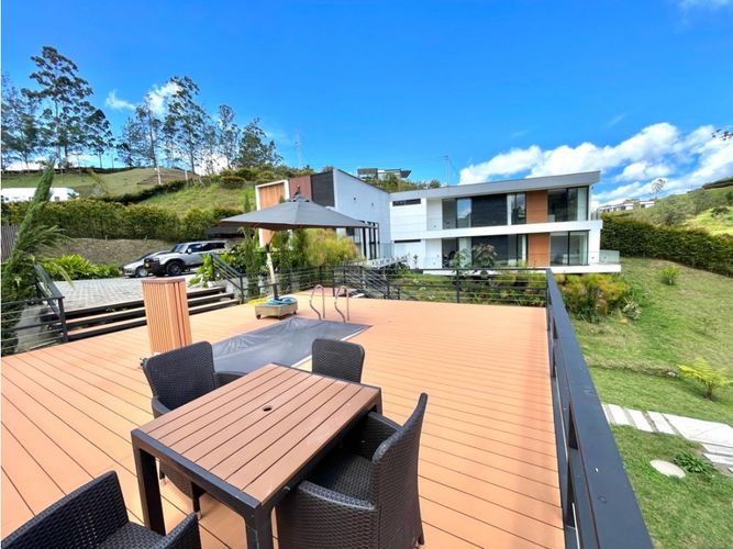 Casa de 5 alcobas en venta en Las Hojas, Rionegro, 460 m² · foto 2 de 24