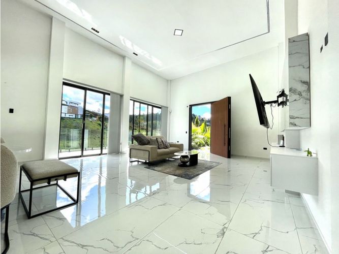 Casa de 5 alcobas en venta en Las Hojas, Rionegro, 460 m² · foto 9 de 24