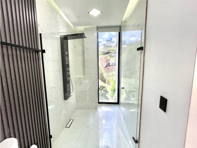 Casa de 5 alcobas en venta en Las Hojas, Rionegro, 460 m² · foto 12 de 24