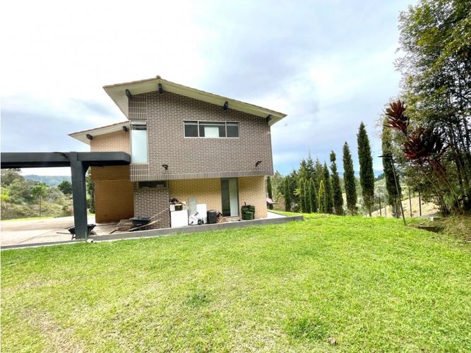 Casa de 3 alcobas en arriendo en La Mosquita, Rionegro, 300 m² · foto 3 de 24
