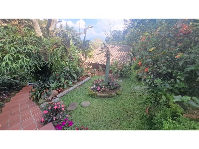 Casa de 3 alcobas en venta en Pan De Azucar, Sabaneta, 541 m² · foto 3 de 12