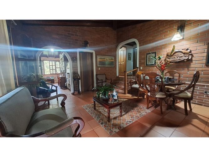 Casa de 3 alcobas en venta en Pan De Azucar, Sabaneta, 541 m² · foto 5 de 12