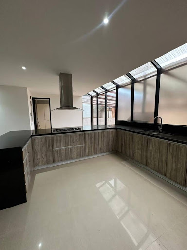 Casa en venta en San Jose De Bavaria, Bogotá · foto 5 de 24