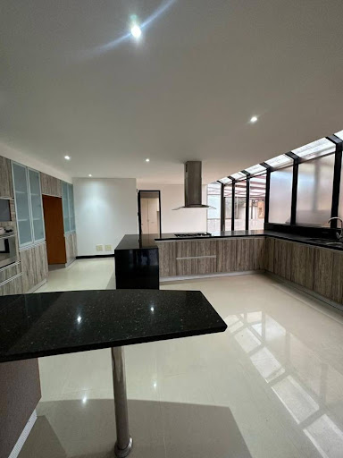 Casa en venta en San Jose De Bavaria, Bogotá · foto 6 de 24