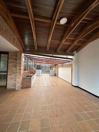 Casa en venta en San Jose De Bavaria, Bogotá · foto 11 de 24