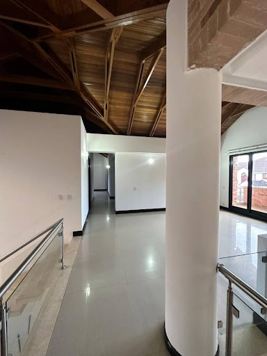 Casa en venta en San Jose De Bavaria, Bogotá · foto 15 de 24