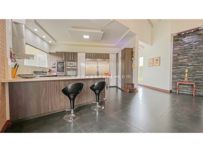 Casa de 3 alcobas en venta en Llano Grande, Rionegro, 432 m² · foto 4 de 17
