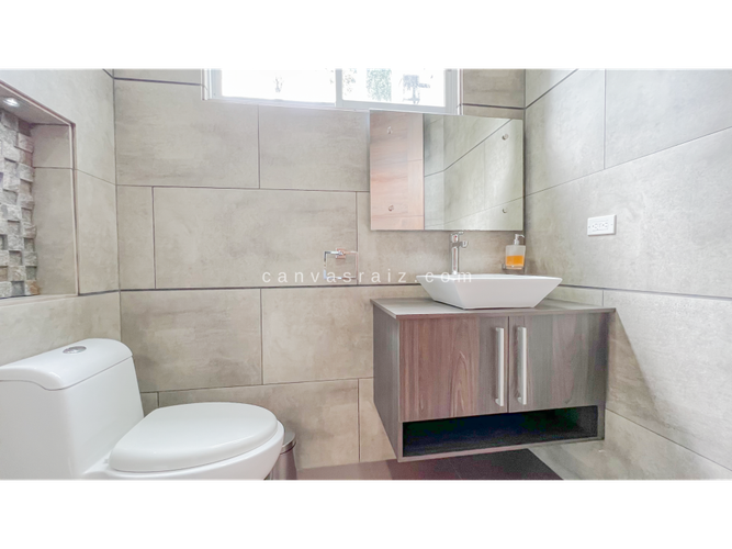 Casa de 3 alcobas en venta en Llano Grande, Rionegro, 432 m² · foto 5 de 17