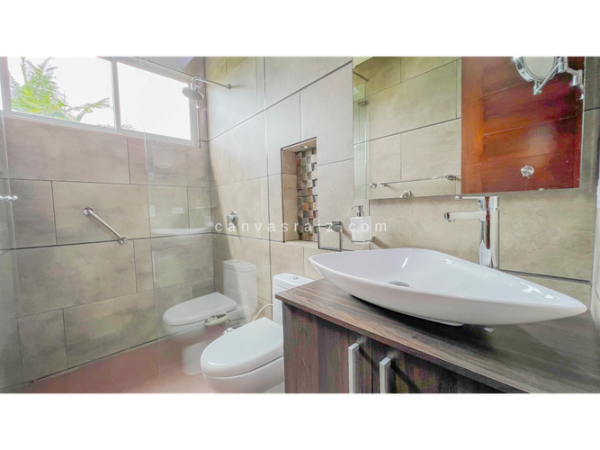 Casa de 3 alcobas en venta en Llano Grande, Rionegro, 432 m² · foto 9 de 17