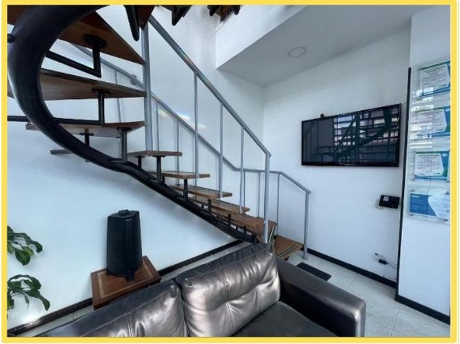 Casa en venta en Barrios Unidos, Bogotá, 505 m² · foto 4 de 9