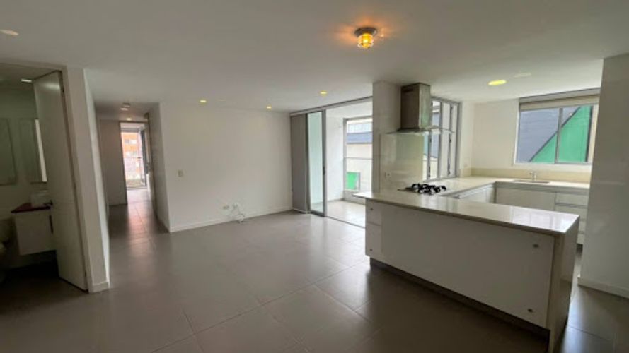 Apartamento de 2 alcobas en arriendo en Castropol, Medellín, 80 m² · foto 3 de 15