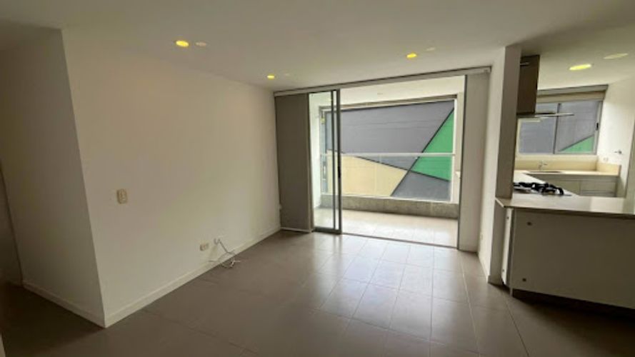 Apartamento de 2 alcobas en arriendo en Castropol, Medellín, 80 m² · foto 4 de 15