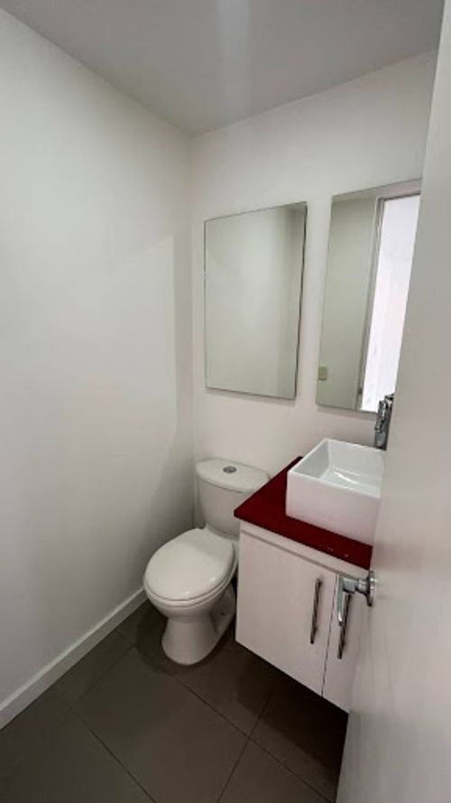 Apartamento de 2 alcobas en arriendo en Castropol, Medellín, 80 m² · foto 13 de 15