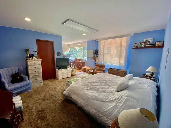 Apartamento de 3 alcobas en venta en Los Rosales, Bogotá, 251 m² · foto 14 de 23