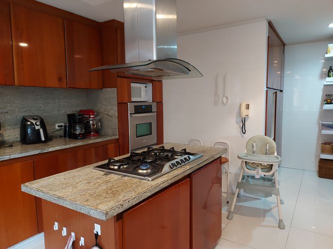 Apartamento de 3 alcobas en venta en Los Rosales, Bogotá, 251 m² · foto 9 de 23