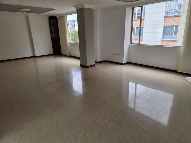 Apartamento de 5 alcobas en venta en La Aurora, Pasto, 214 m² · foto 2 de 8
