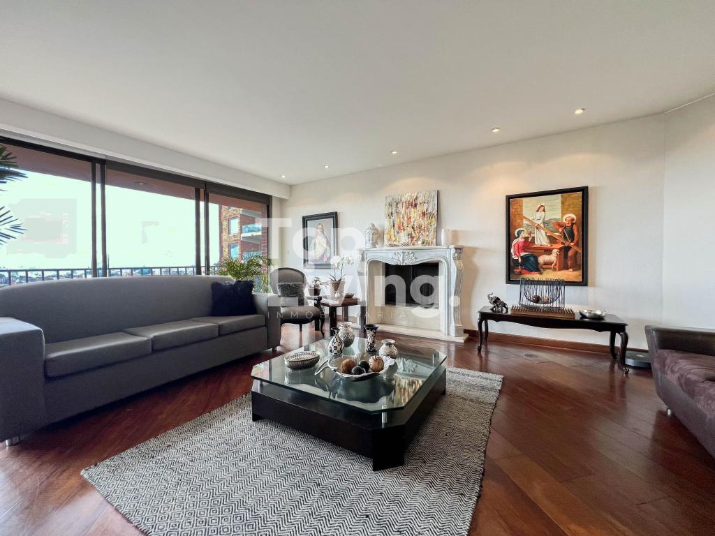 Apartamento en venta en Los Rosales, Bogotá · foto 3 de 16