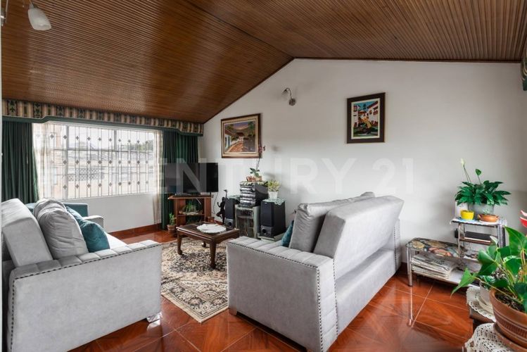 Casa de 4 alcobas en venta en Normandia Occidental, Bogotá, 192 m² · foto 3 de 22