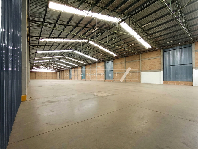 Bodega en arriendo en San Pedro, Madrid, 2750 m² · foto 4 de 11