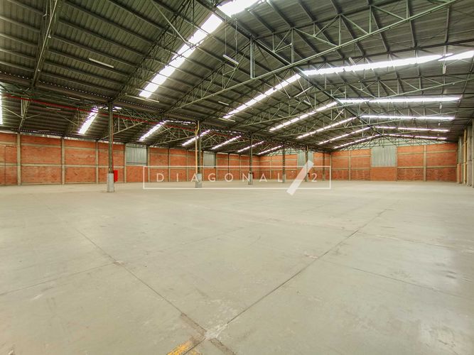 Bodega en arriendo en San Pedro, Madrid, 2750 m² · foto 8 de 11