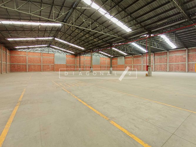 Bodega en arriendo en San Pedro, Madrid, 2750 m² · foto 11 de 11