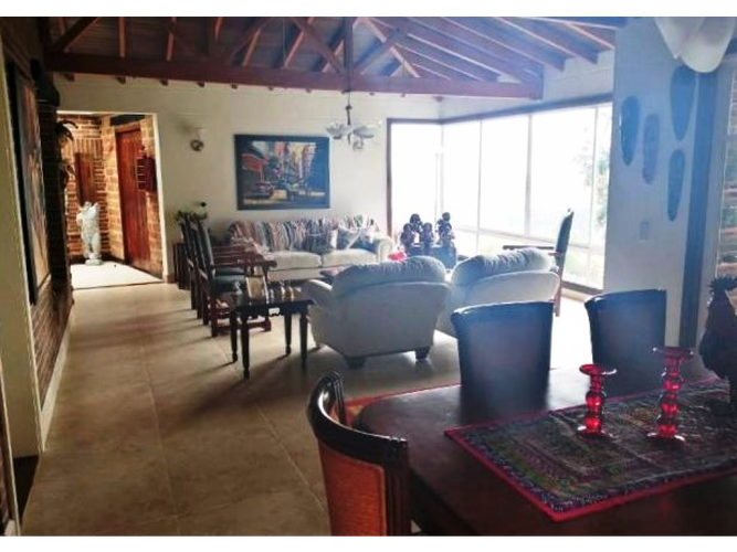 Casa de 4 alcobas en venta en Altos Del Escobero, Envigado, 407 m² · foto 3 de 20