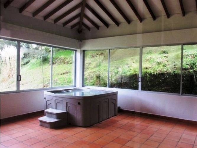 Casa de 4 alcobas en venta en Altos Del Escobero, Envigado, 407 m² · foto 13 de 20