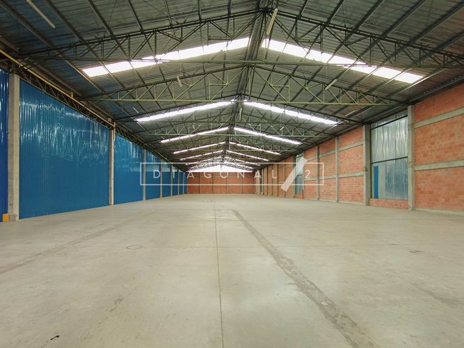 Bodega en arriendo en Echavarria, Madrid, 2550 m² · foto 7 de 14