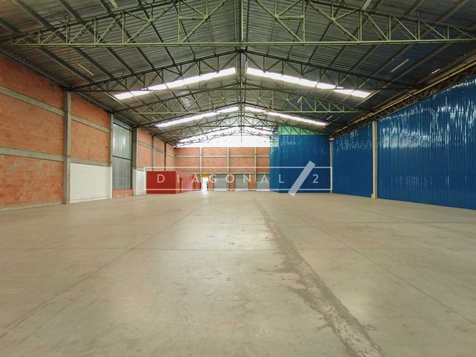 Bodega en arriendo en Echavarria, Madrid, 2550 m² · foto 9 de 14