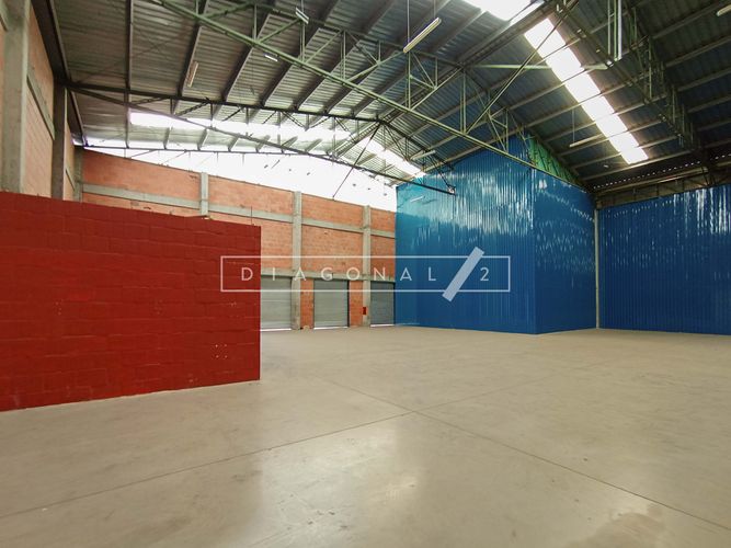 Bodega en arriendo en Echavarria, Madrid, 2550 m² · foto 12 de 14