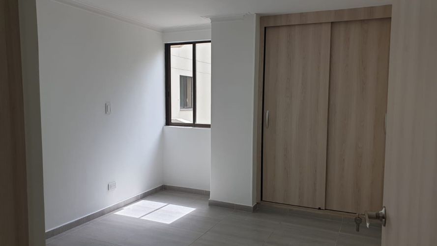 Apartamento de 4 alcobas en venta en La Florida, Medellín, 137 m² · foto 9 de 23