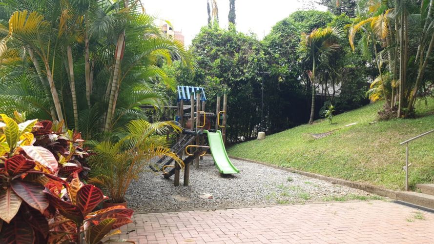 Apartamento de 4 alcobas en venta en La Florida, Medellín, 137 m² · foto 20 de 23