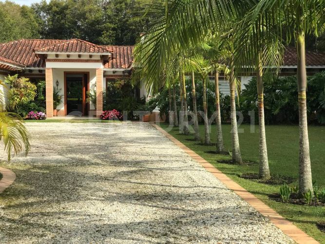 Casa de 4 alcobas en venta en Llano Grande, Rionegro, 350 m² · foto 4 de 22
