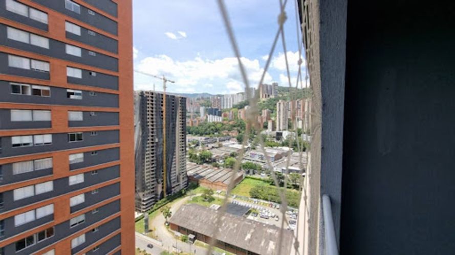 Apartamento de 2 alcobas en arriendo en Ciudad Del Río, Medellín, 85 m² · foto 15 de 20