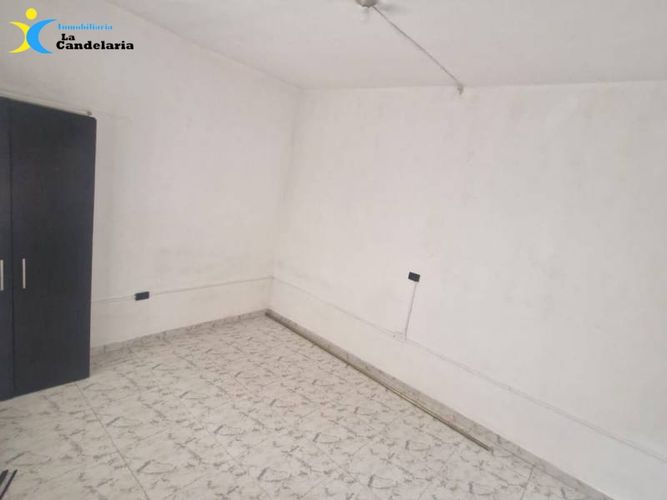 Casa de 8 alcobas en arriendo en El Salvador, Medellín, 245 m² · foto 3 de 24