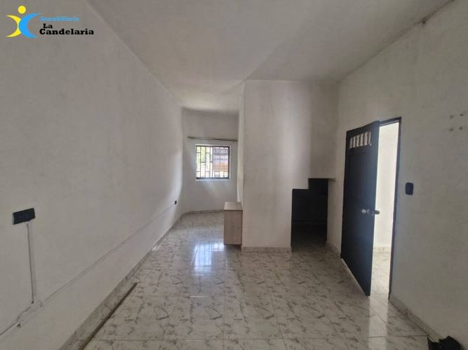 Casa de 8 alcobas en arriendo en El Salvador, Medellín, 245 m² · foto 4 de 24