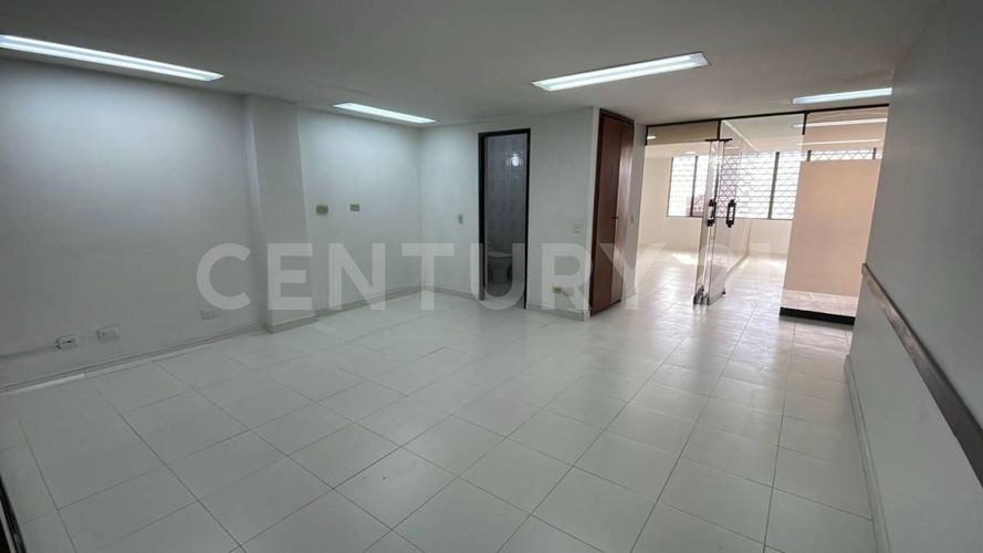Oficina en arriendo en Santa Barbara Occidental, Zipaquirá, 114 m² · foto 5 de 16