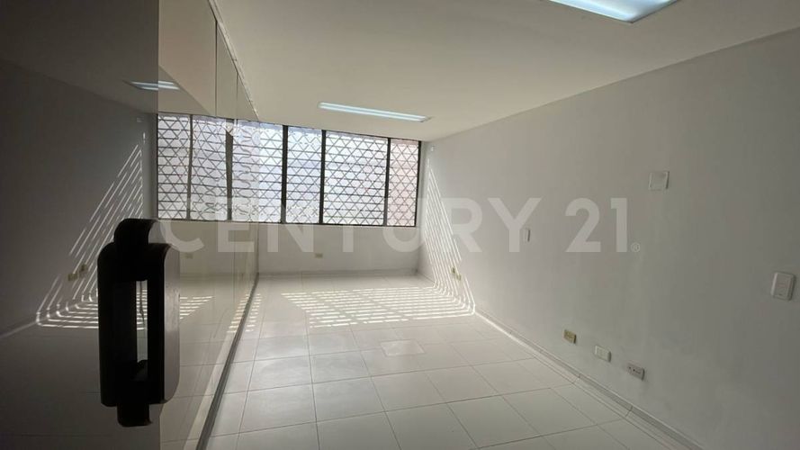 Oficina en arriendo en Santa Barbara Occidental, Zipaquirá, 114 m² · foto 8 de 16