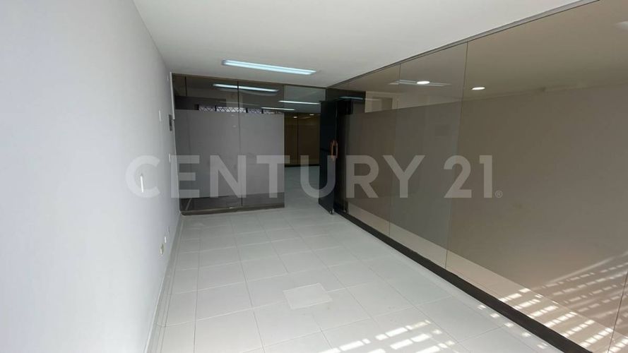 Oficina en arriendo en Santa Barbara Occidental, Zipaquirá, 114 m² · foto 9 de 16