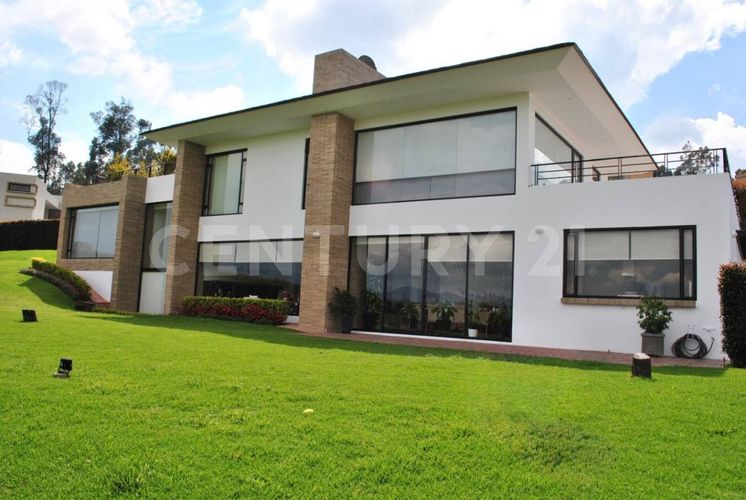 Casa de 4 alcobas en arriendo en Yerbabonita Bosque Nativo, Sopó, 360 m² · foto 2 de 21