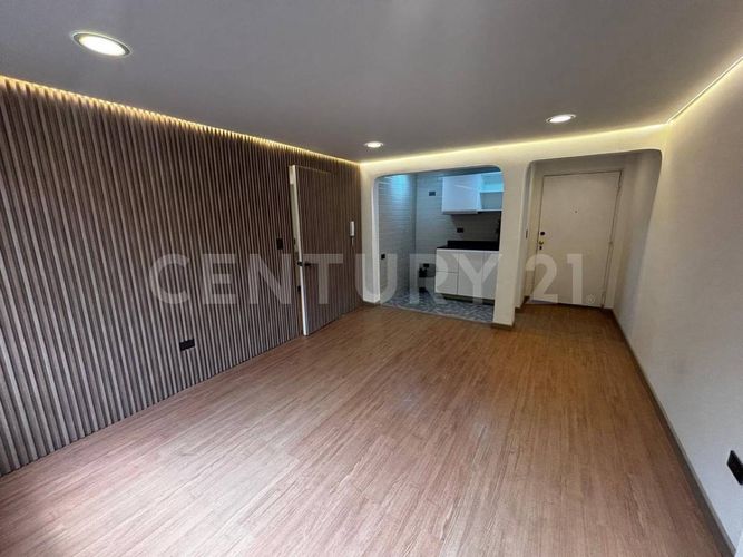 Apartaestudio en venta en Chico Norte, Bogotá, 46 m² · foto 3 de 9
