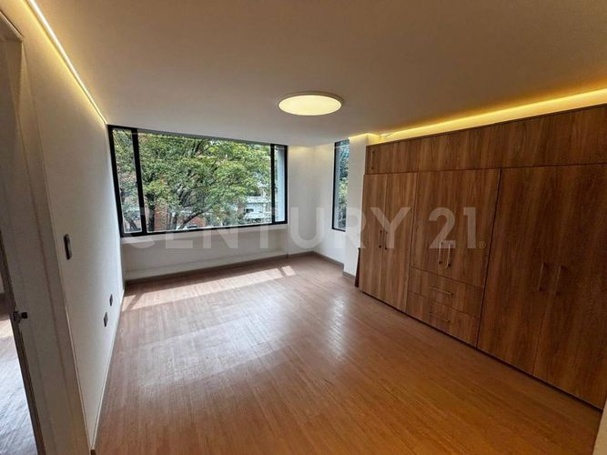 Apartaestudio en venta en Chico Norte, Bogotá, 46 m² · foto 5 de 9